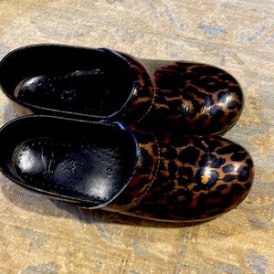 Dansko leopard clogs